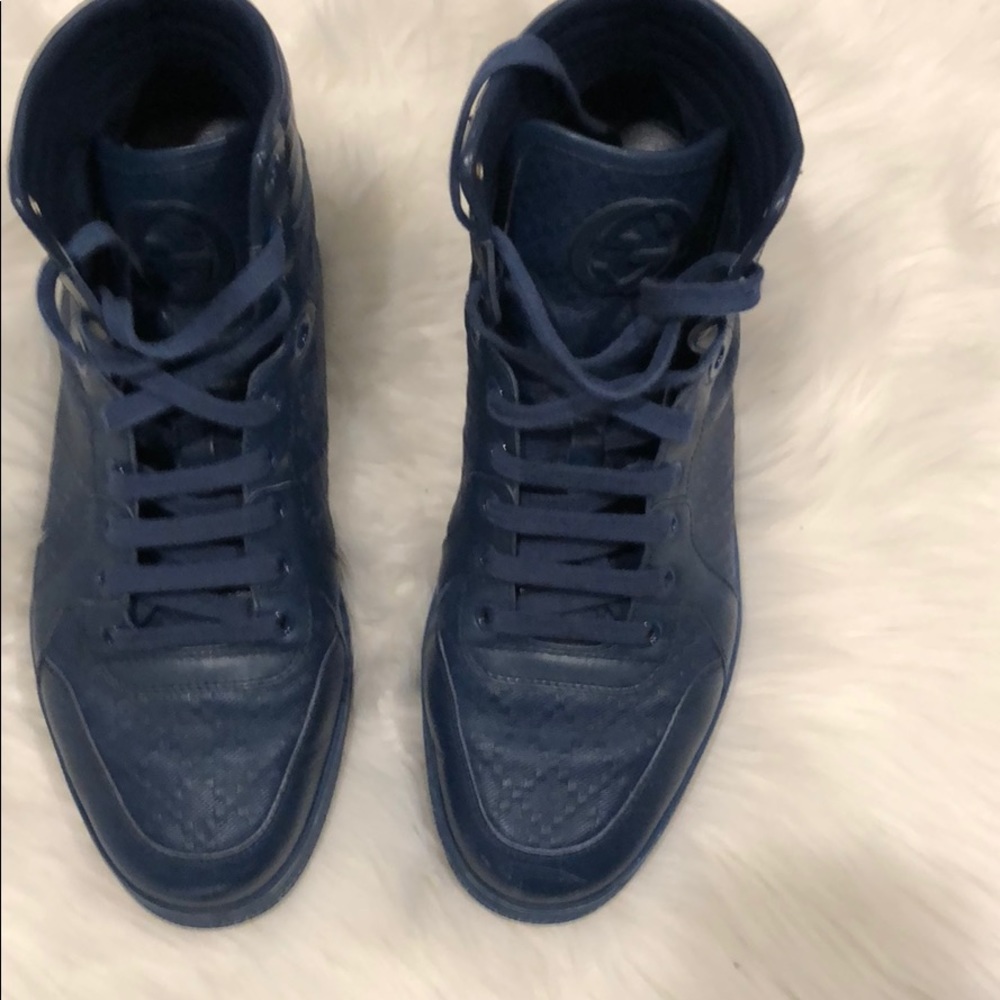 Gucci navy sneaker